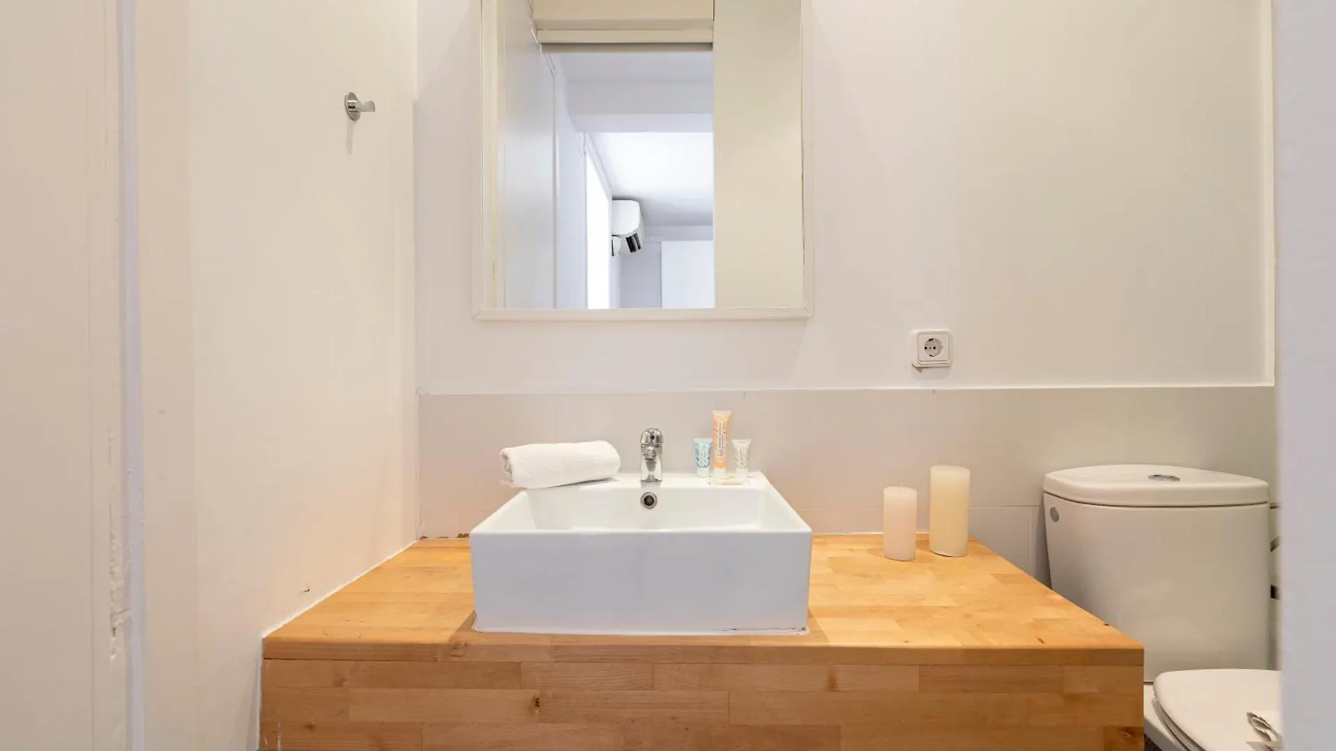 Ab Eixample Miro Park Apartment Barcelona 0*,  Spain