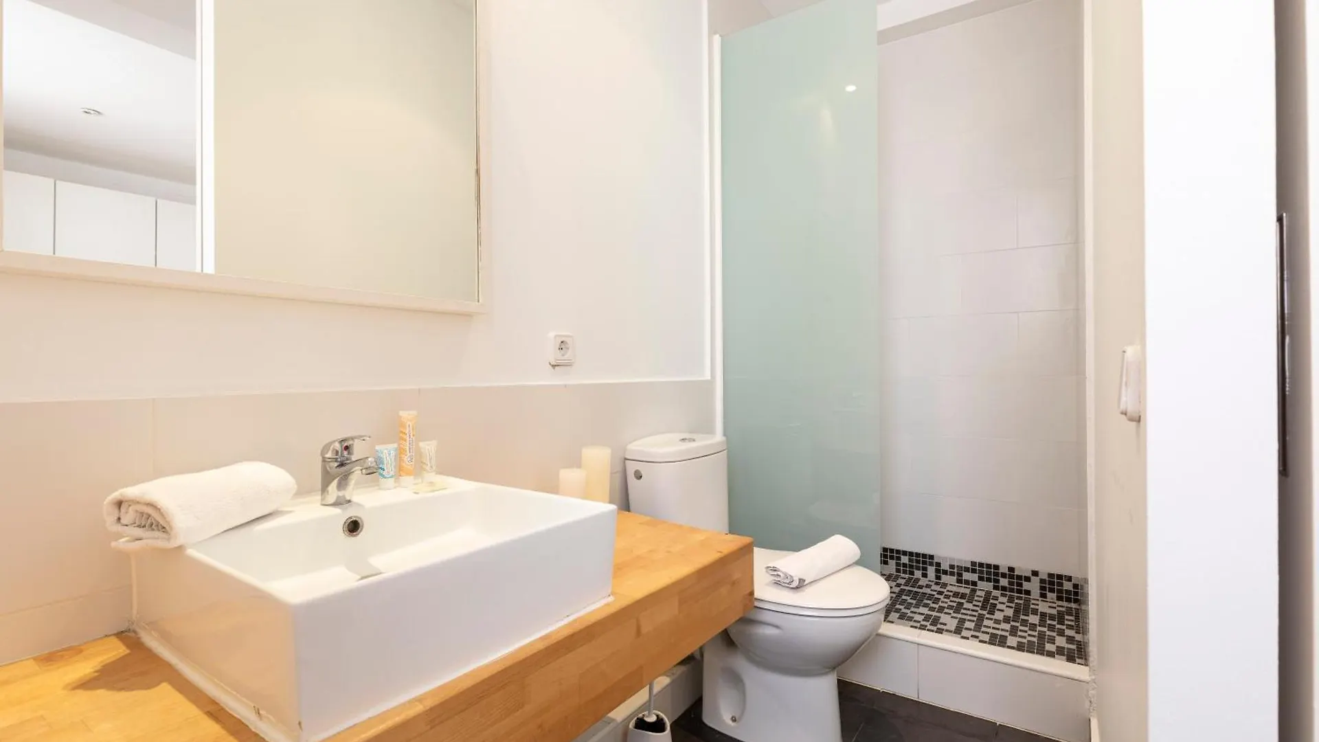 Ab Eixample Miro Park Apartment Barcelona Spain